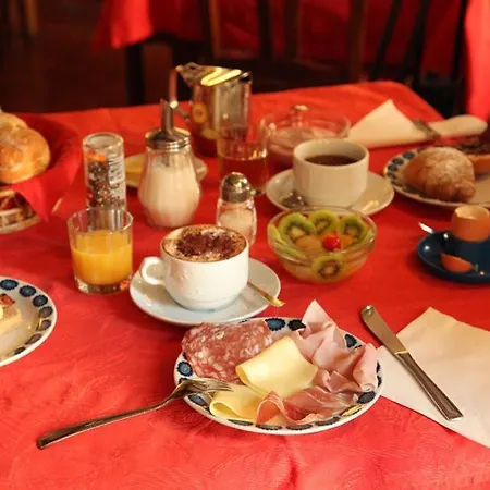 Perruquet 3 Stelle Superior ホテル