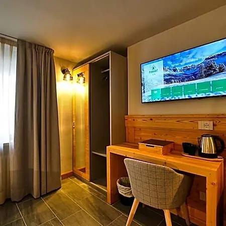 Perruquet 3 Stelle Superior Hotel