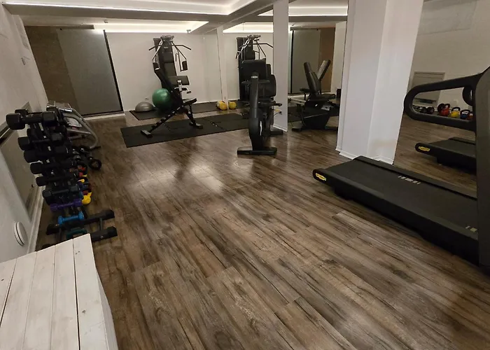 Perruquet 3 Stelle Superior מלון ברויל-קרוויניה