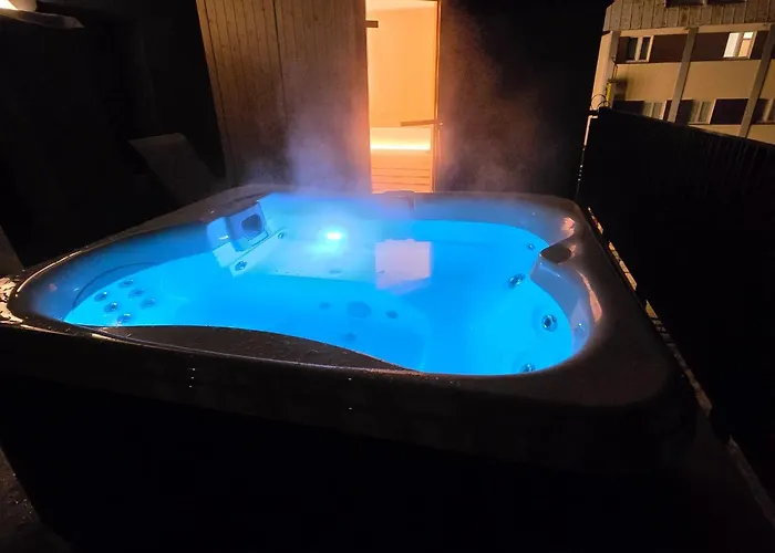 Perruquet 3 Stelle Superior ברויל-קרוויניה